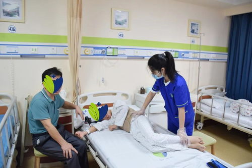 暨南大學崇愛醫院舉辦“認識物理治療，專注精準康復”慶?；顒郁呦冗M康復設備展示